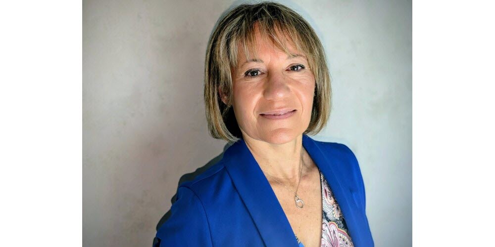 Sandra OSMAN Maire de Saint Laurent d'Andenay